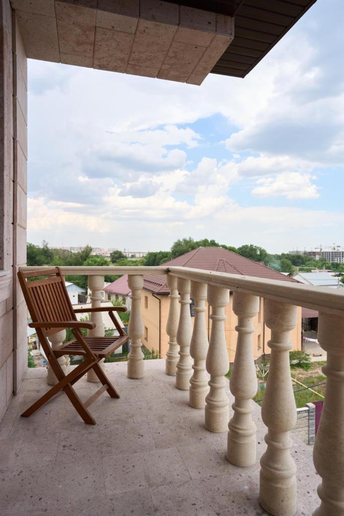 7Days Hotel Almaty Bagian luar foto