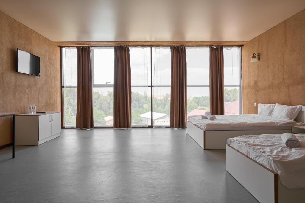 7Days Hotel Almaty Bagian luar foto