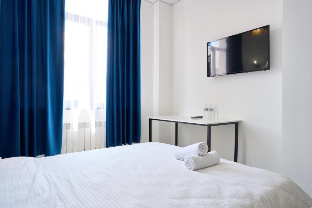 7Days Hotel Almaty Bagian luar foto